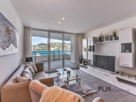 Palmanova. Apartment. Torrenova district. Completely renovated. 1st sea line.