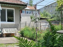 One level house, in Brasov, with 650 sqm of land and garage.