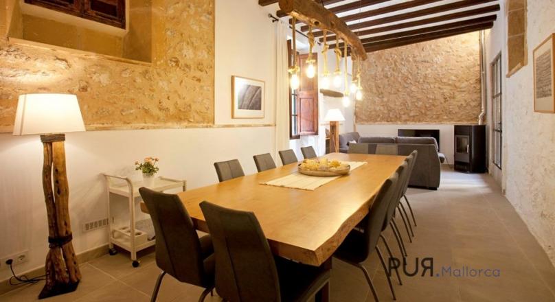 Pollenca. The most beautiful city in the north. Many say. A mansion there. In the middle. The finest