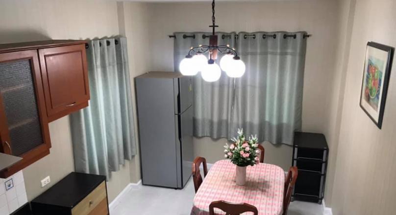 FOR RENT / NICE 2 STORY HOUSE !