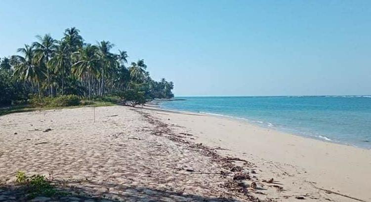 Located Chaungtha Shwe Thaung Yan Beach.