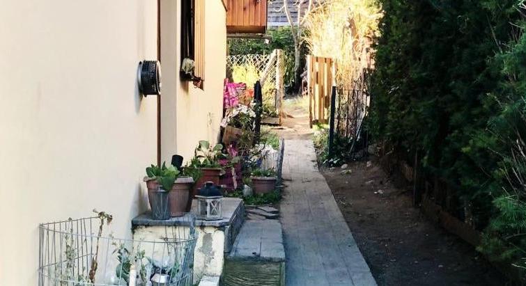 2 PH FOR SALE AV. PIONEERS N ° 555.