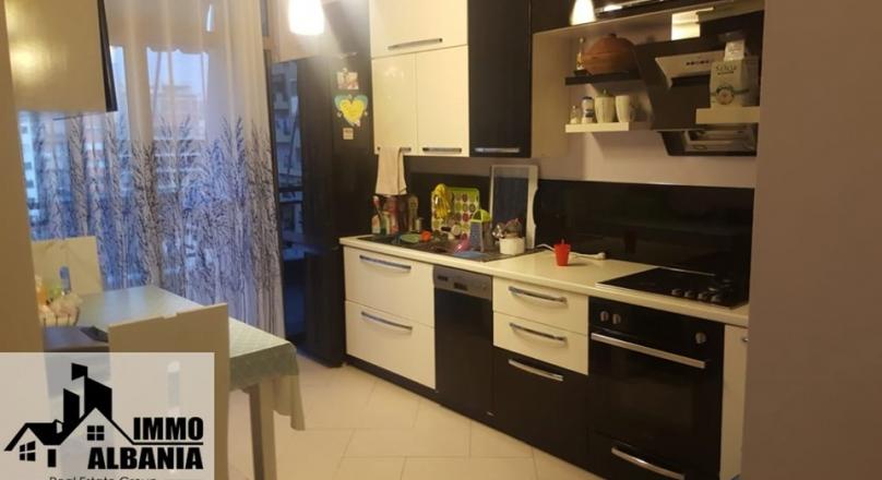 Super Apartament 2+1+ parkim Unaza e Re