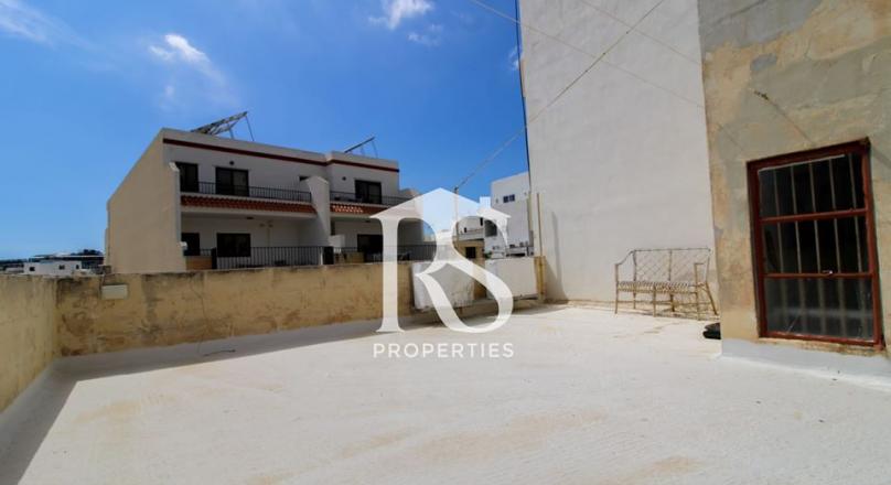 Qawra - Bargain Squarish Layout Apartment