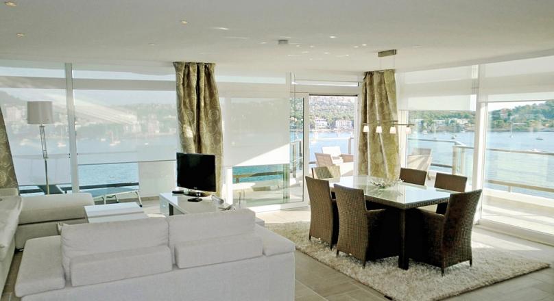 Santa Ponsa. Right on the sea. Pedestrian to the beach.
