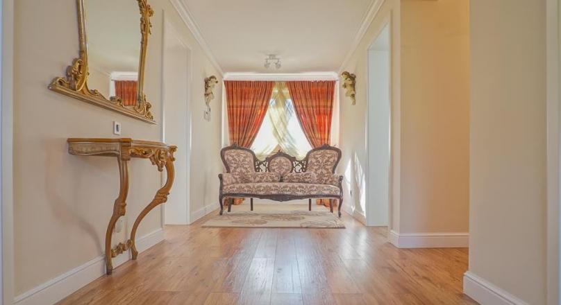 Location with a neoclassical style story, constellated by 3,000 sq m of land