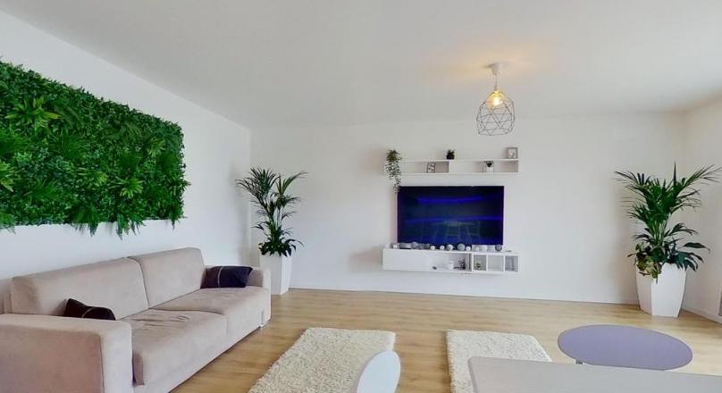 Distinctive class, villa regime, own garden
