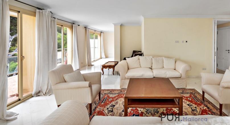 Cala Ratjada. Large penthouse. Right on the harbor. Sea view.