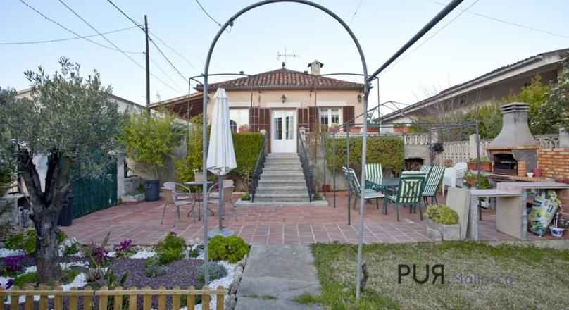 Mancor de la Vall. At the foot of the Tramuntana. A townhouse. Very good price / performance ratio.