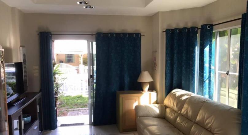 FOR RENT / NICE 2 STORY HOUSE !