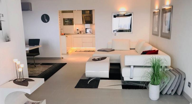 Portals nous. Apartment with sea - panoramic view. 3 bedrooms. In the middle of the southwest hotspot.