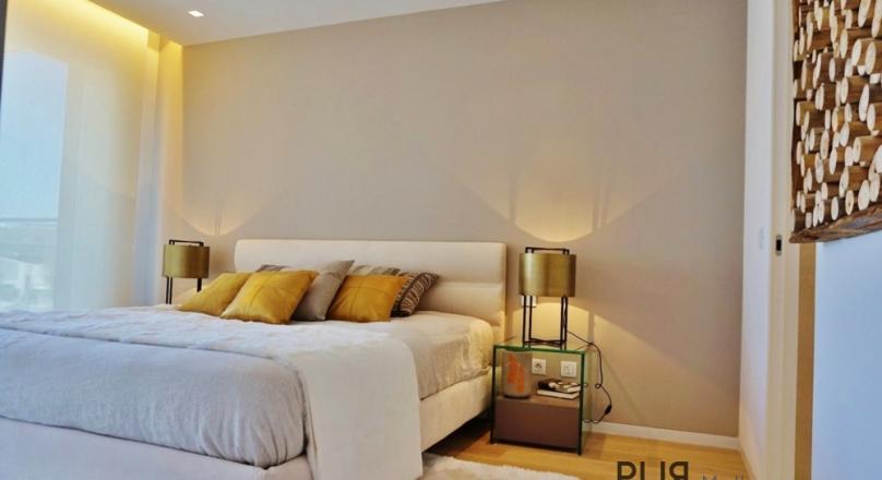 Portixol. Big apartment. Completely renovated. Directly at the sea. Right on the beach.