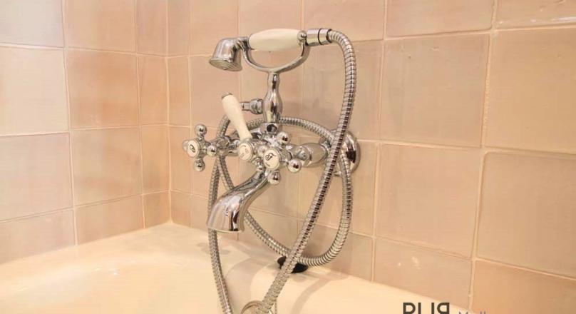 Villa in the south of the island. 30 minutes to the airport, 500 m from the sea. Holiday rental license!