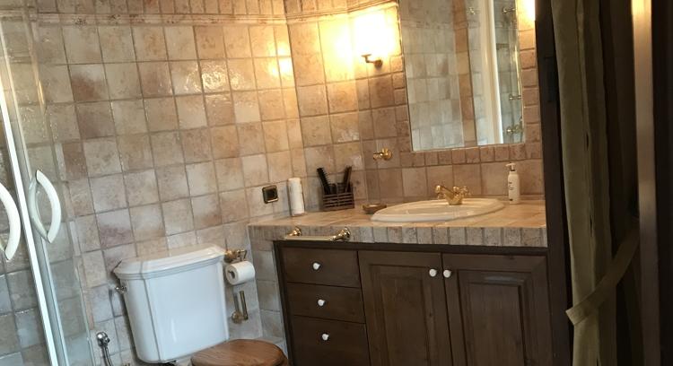 Andratx. One of the most beautiful villages on the island. And there is a town house. In the middle. Well maintained.