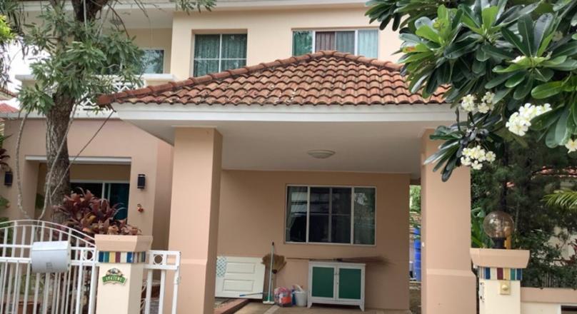FOR RENT / NICE 2 STORY HOUSE !