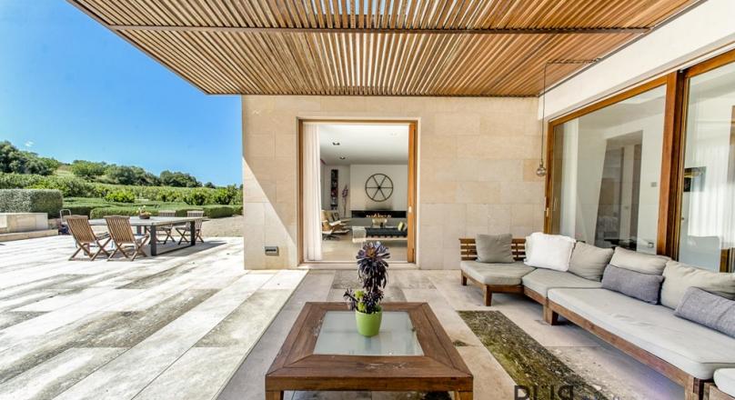 Sant Llorenc. Finca in a modern country style. Very stylish. With its own vineyard.