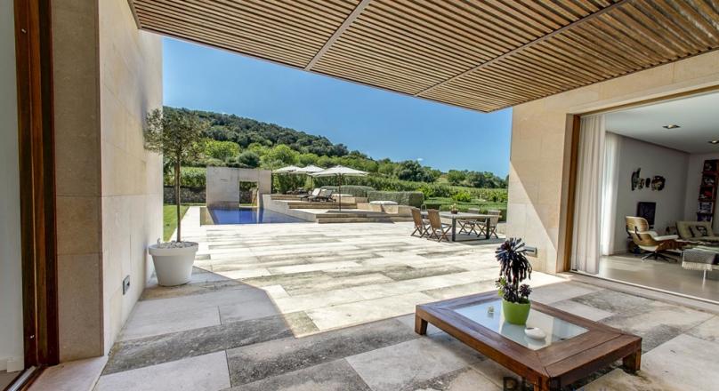 Sant Llorenc. Finca in a modern country style. Very stylish. With its own vineyard.