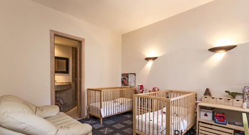 Big apartment. Very well maintained facility. And for dinner on foot to Port Adriano.