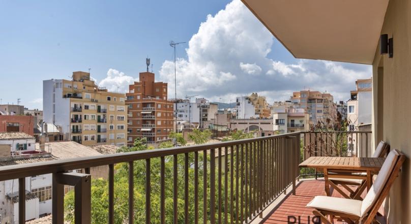 Santa Catalina. Still. Very popular. Apartment. Parking spot. Elevator. Rehabilitated.