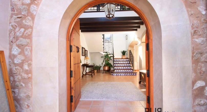 Villa with holiday rental license. 500 meters from the sea, 30 minutes from the airport