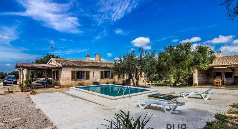 Campos. Real Mallorcan finca. Large property. Little price.