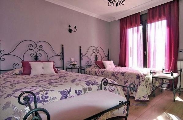Mondain, as new, fully equipped villa with many extras