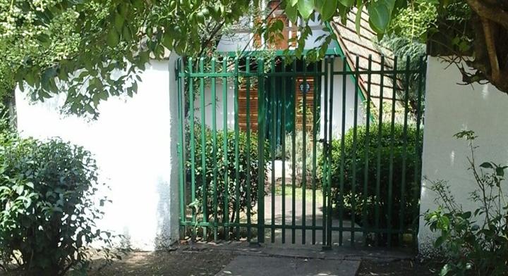 For sale fifth house in general Rodriguez large land with pool