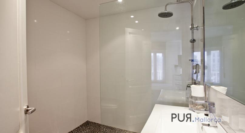 Port Pollenca. Short distances to the water. Large, completely renovated apartment.
