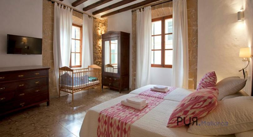 Pollenca. The most beautiful city in the north. Many say. A mansion there. In the middle. The finest