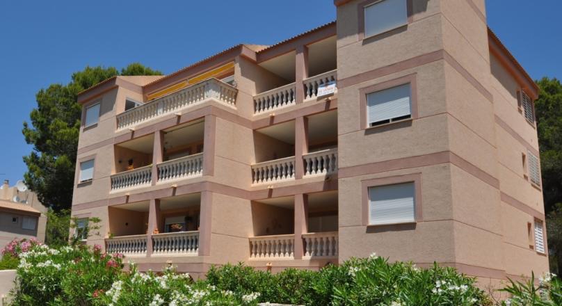 La Romana. The quiet district of Paguera. Near the beach. Bright. Small plant. Well maintained.