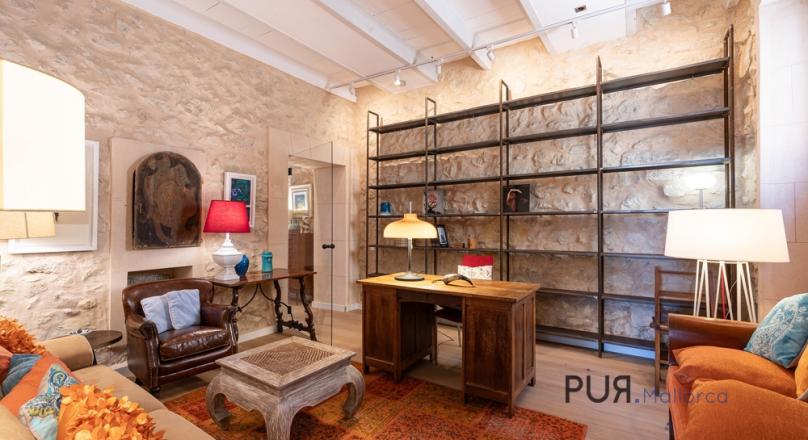 Renovated townhouse with pool