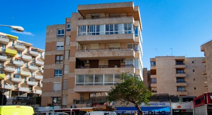 Apartment. Palma. Bright. Generously. Rehabilitated. Sea views. Top floor. Attractively priced.