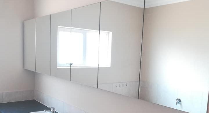 First class newly built house, with one bedroom flat.