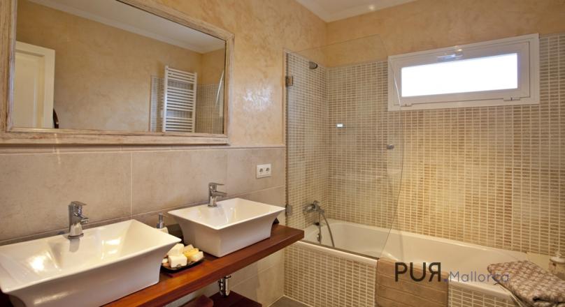 Mancor de la Vall. At the foot of the Tramuntana. A townhouse. Very good price / performance ratio.