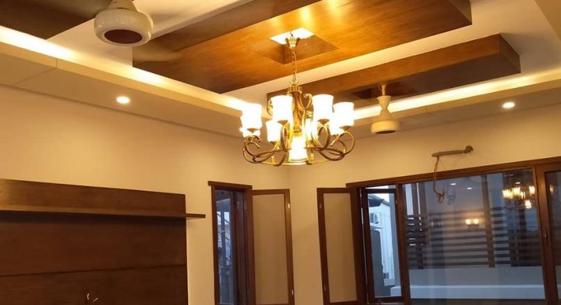 Bungalow for sale 635 square yard 2+4 bedroom