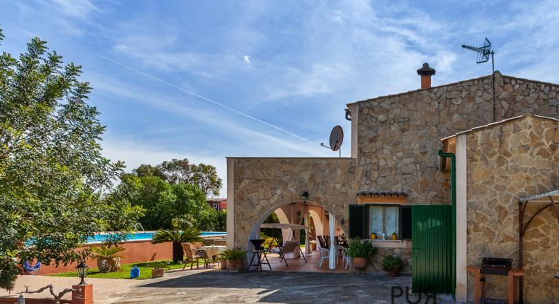 A finca to cuddle. At the foot of the Tramuntana.