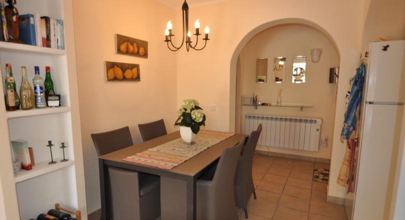 As a single or as a duo. In the middle of the southwest. Two apartments next to each other.