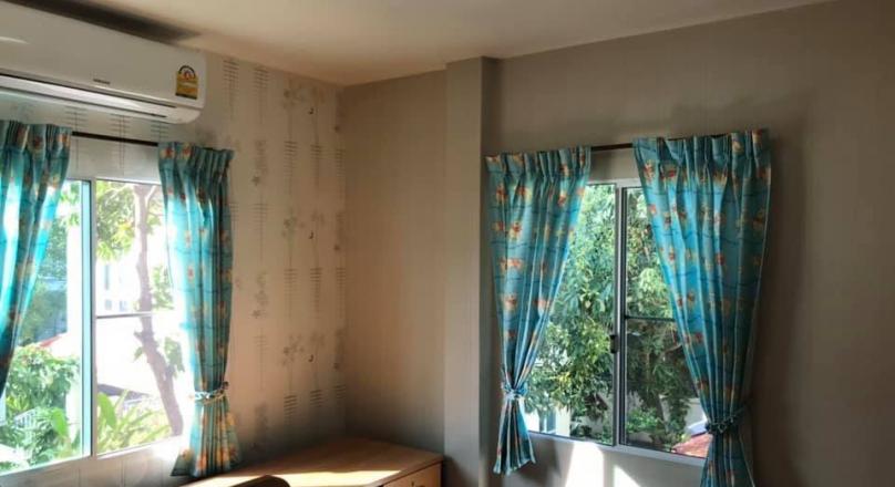FOR RENT / NICE 2 STORY HOUSE !