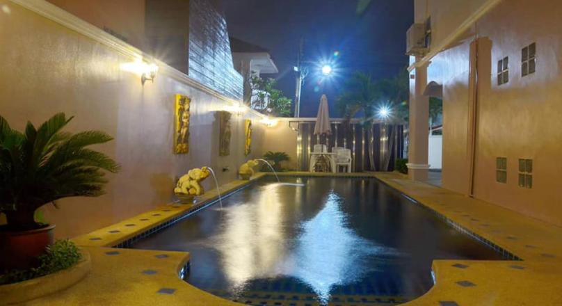 Pool villa for rent close