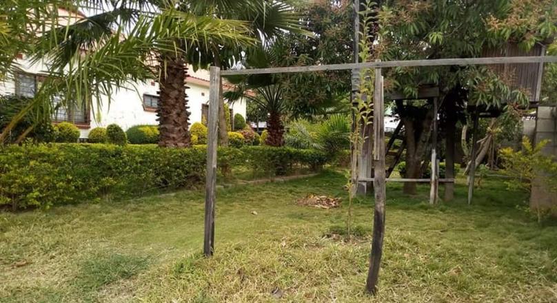 Three bedrooms flats for rent