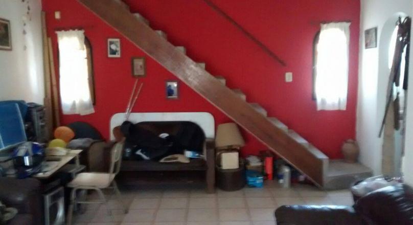 Vendo Casa con pileta a metros de Av. Victorica 