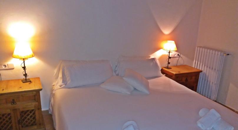 Near Alaro. Country hotel with very good going restaurant. On the planned new Way of St. James