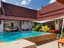 Beautifully maintained and presented U-shaped pool villa