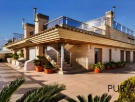 Penthouse - Above the rooftops of Palma. Rooftop pool. Huge roof and sun terraces. Luxury.