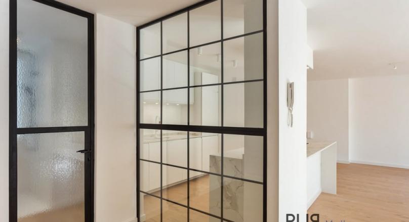 Fancy. Newly renovated. And right in the middle. Not just there. In Santa Catalina.