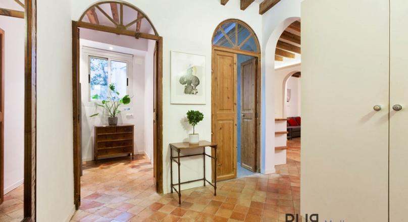 Palma. Old town. Apartment with a large roof terrace. And a look. PUR.