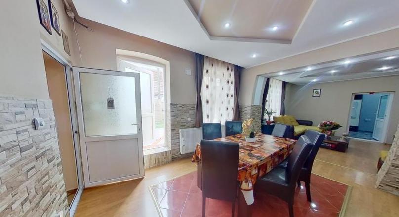With terrace and gazebo, also suitable for two families, Codlea, Brasov