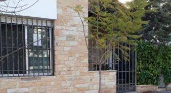 Sale house B ° Sta. Genoveva !!