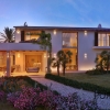 Finca. New Development. They love tradition and high technology. And the sea within reach. Luxury.