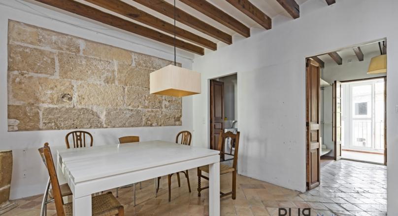 Santa Catalina. In the middle. A typical house. A typical apartment. Just lost.